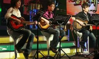 歌曲让泪化作相思雨